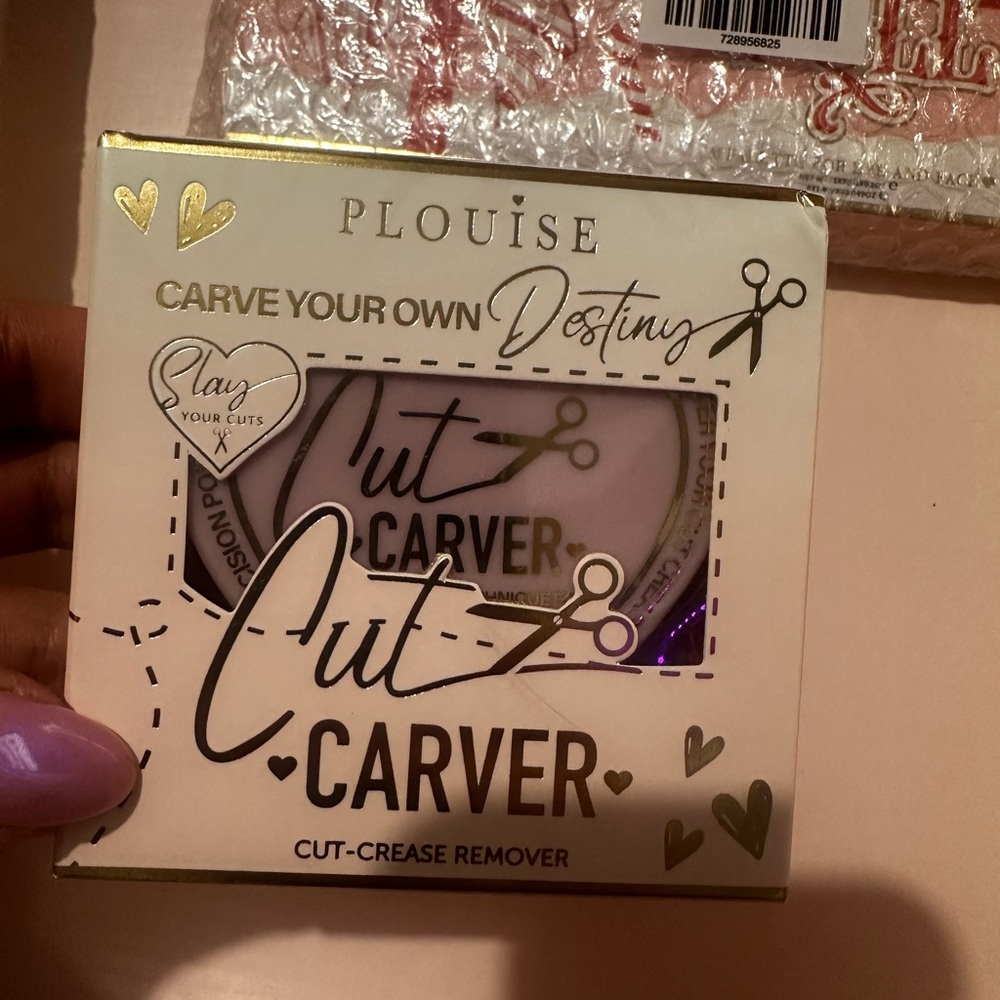 P.Louise Cut Carver